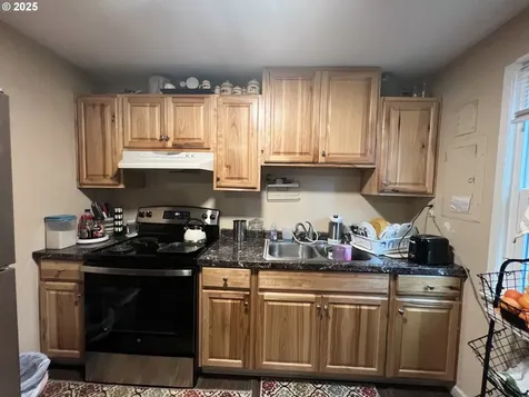 3208 E 17th Street Vancouver WA 98661