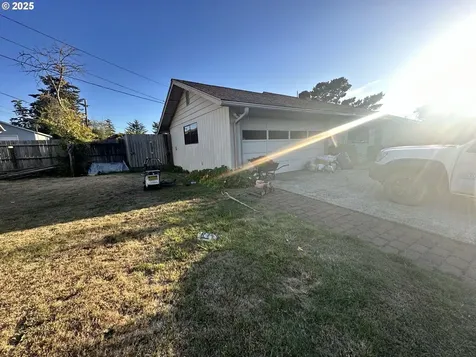 2589 14th Street North Bend OR 97459