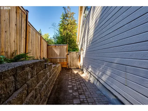 2615 Moon Mountain Drive Eugene OR 97403