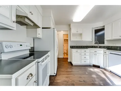 2615 Moon Mountain Drive Eugene OR 97403