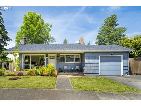 12105 NE Stanton Street Portland OR 97220
