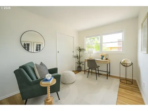 12105 NE Stanton Street Portland OR 97220