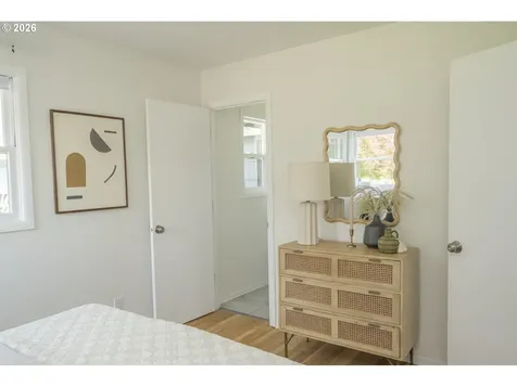 12105 NE Stanton Street Portland OR 97220