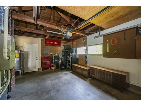 12105 NE Stanton Street Portland OR 97220