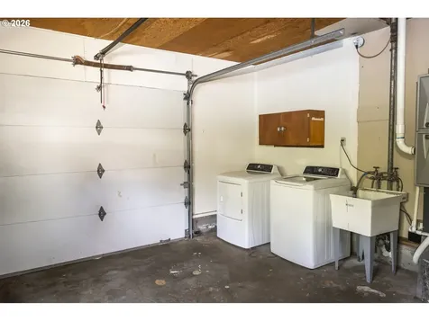 12105 NE Stanton Street Portland OR 97220