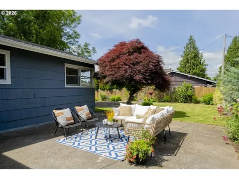 12105 NE Stanton Street Portland OR 97220