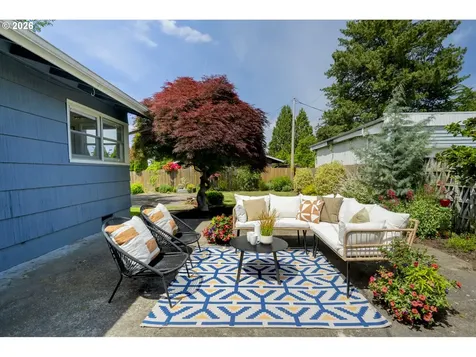 12105 NE Stanton Street Portland OR 97220