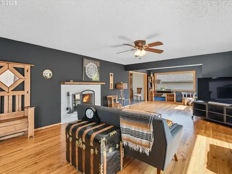 806 NW 94th Street Vancouver WA 98665