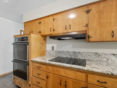 806 NW 94th Street Vancouver WA 98665