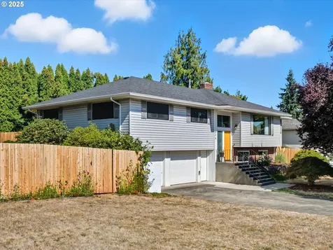 806 NW 94th Street Vancouver WA 98665