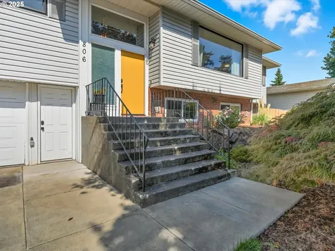 806 NW 94th Street Vancouver WA 98665