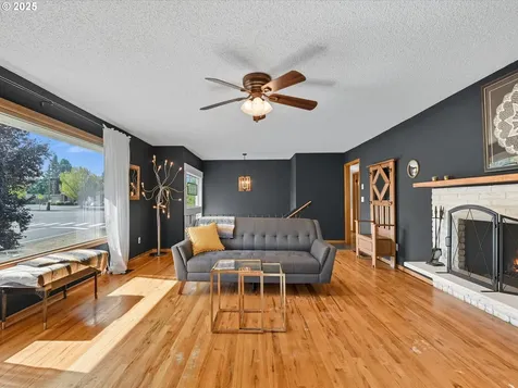 806 NW 94th Street Vancouver WA 98665