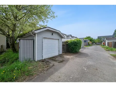 7633 N Drummond Avenue Portland OR 97217