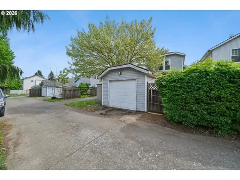7633 N Drummond Avenue Portland OR 97217