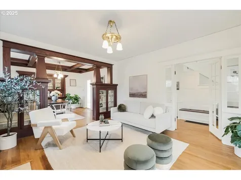 1106 SE 50th Avenue Portland OR 97215