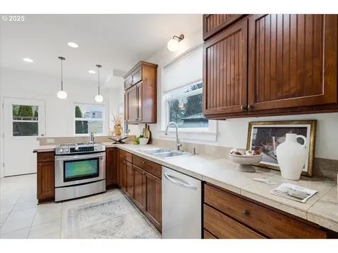 1106 SE 50th Avenue Portland OR 97215