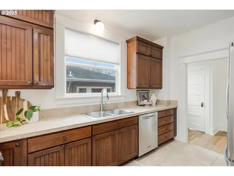 1106 SE 50th Avenue Portland OR 97215