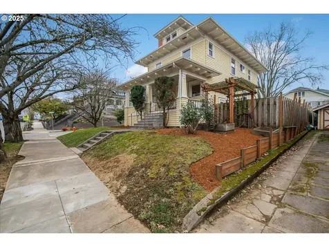 1106 SE 50th Avenue Portland OR 97215