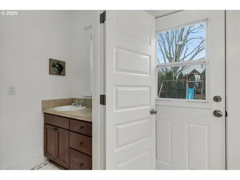 1106 SE 50th Avenue Portland OR 97215
