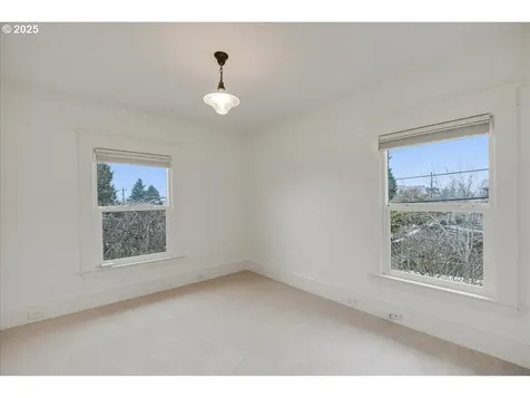 1106 SE 50th Avenue Portland OR 97215