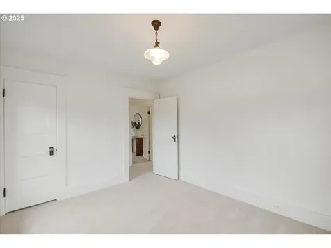 1106 SE 50th Avenue Portland OR 97215