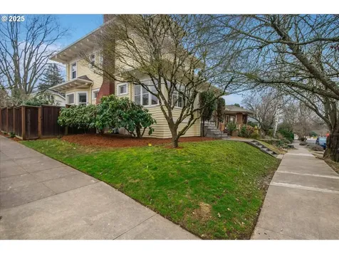 1106 SE 50th Avenue Portland OR 97215
