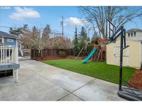 1106 SE 50th Avenue Portland OR 97215