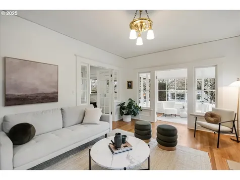 1106 SE 50th Avenue Portland OR 97215