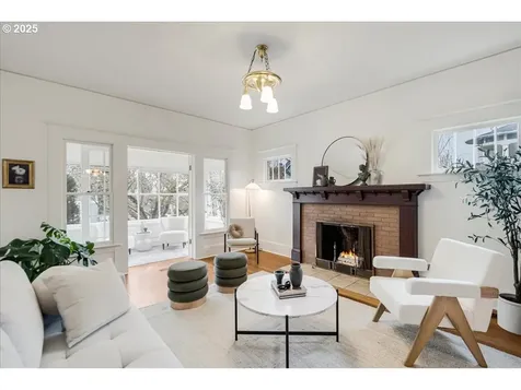 1106 SE 50th Avenue Portland OR 97215