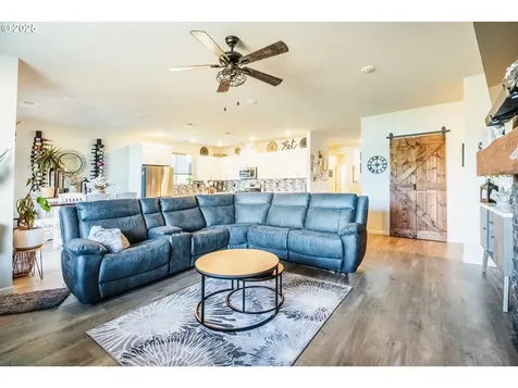 1053 S Vine Street Canby OR 97013