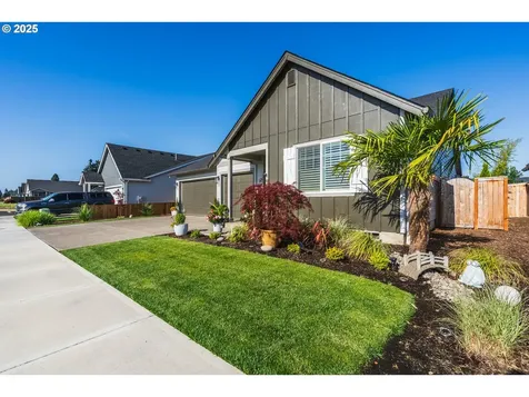 1053 S Vine Street Canby OR 97013