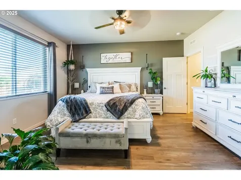1053 S Vine Street Canby OR 97013