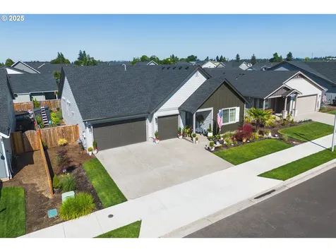1053 S Vine Street Canby OR 97013
