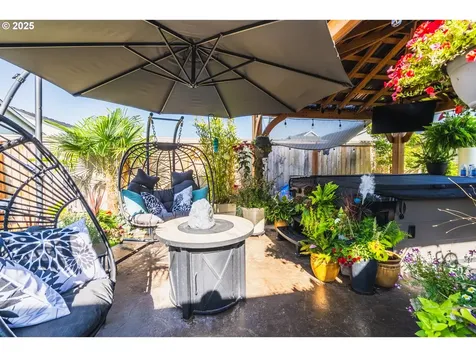 1053 S Vine Street Canby OR 97013