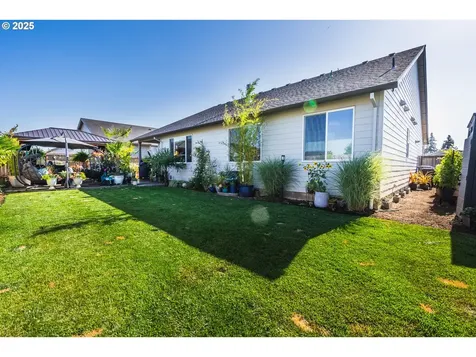 1053 S Vine Street Canby OR 97013