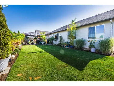 1053 S Vine Street Canby OR 97013