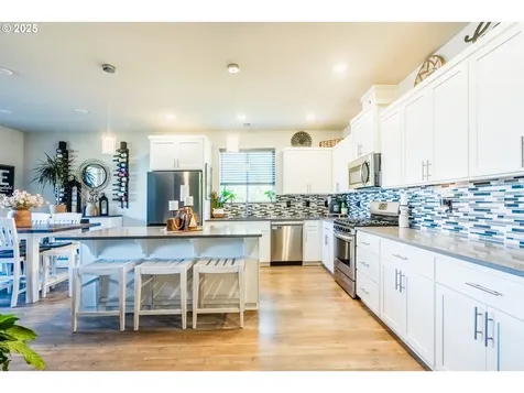 1053 S Vine Street Canby OR 97013