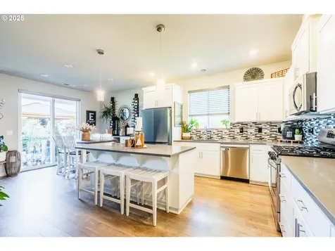 1053 S Vine Street Canby OR 97013