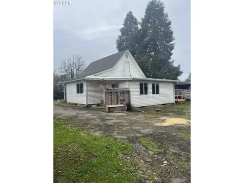 734 Alder Street Medford OR 97501
