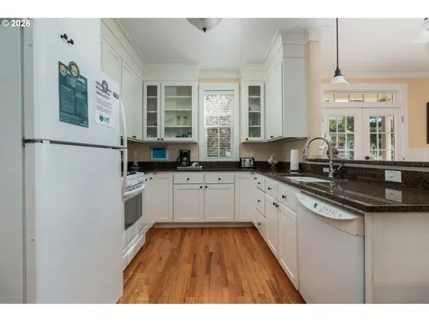 617 SW 27th Way Lincoln City OR 97367