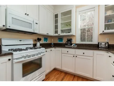 617 SW 27th Way Lincoln City OR 97367