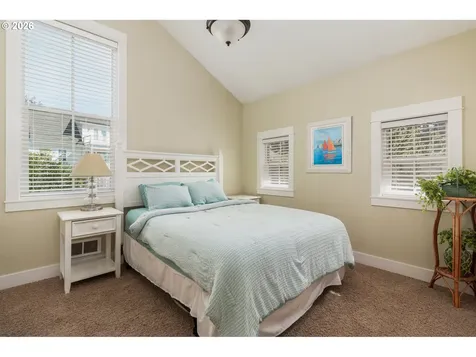 617 SW 27th Way Lincoln City OR 97367