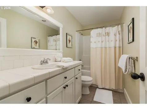 617 SW 27th Way Lincoln City OR 97367