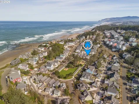 617 SW 27th Way Lincoln City OR 97367
