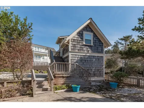 617 SW 27th Way Lincoln City OR 97367
