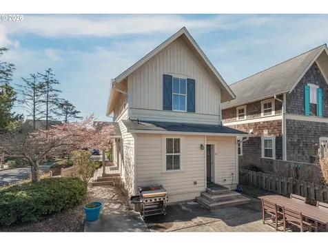 617 SW 27th Way Lincoln City OR 97367