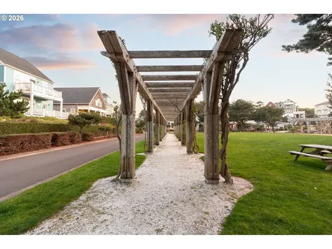 617 SW 27th Way Lincoln City OR 97367