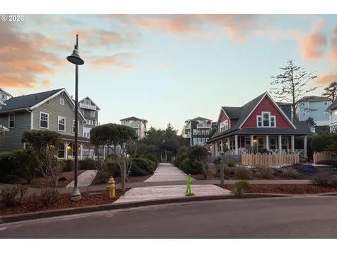 617 SW 27th Way Lincoln City OR 97367