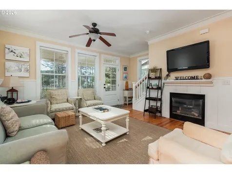 617 SW 27th Way Lincoln City OR 97367