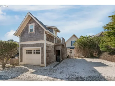 617 SW 27th Way Lincoln City OR 97367